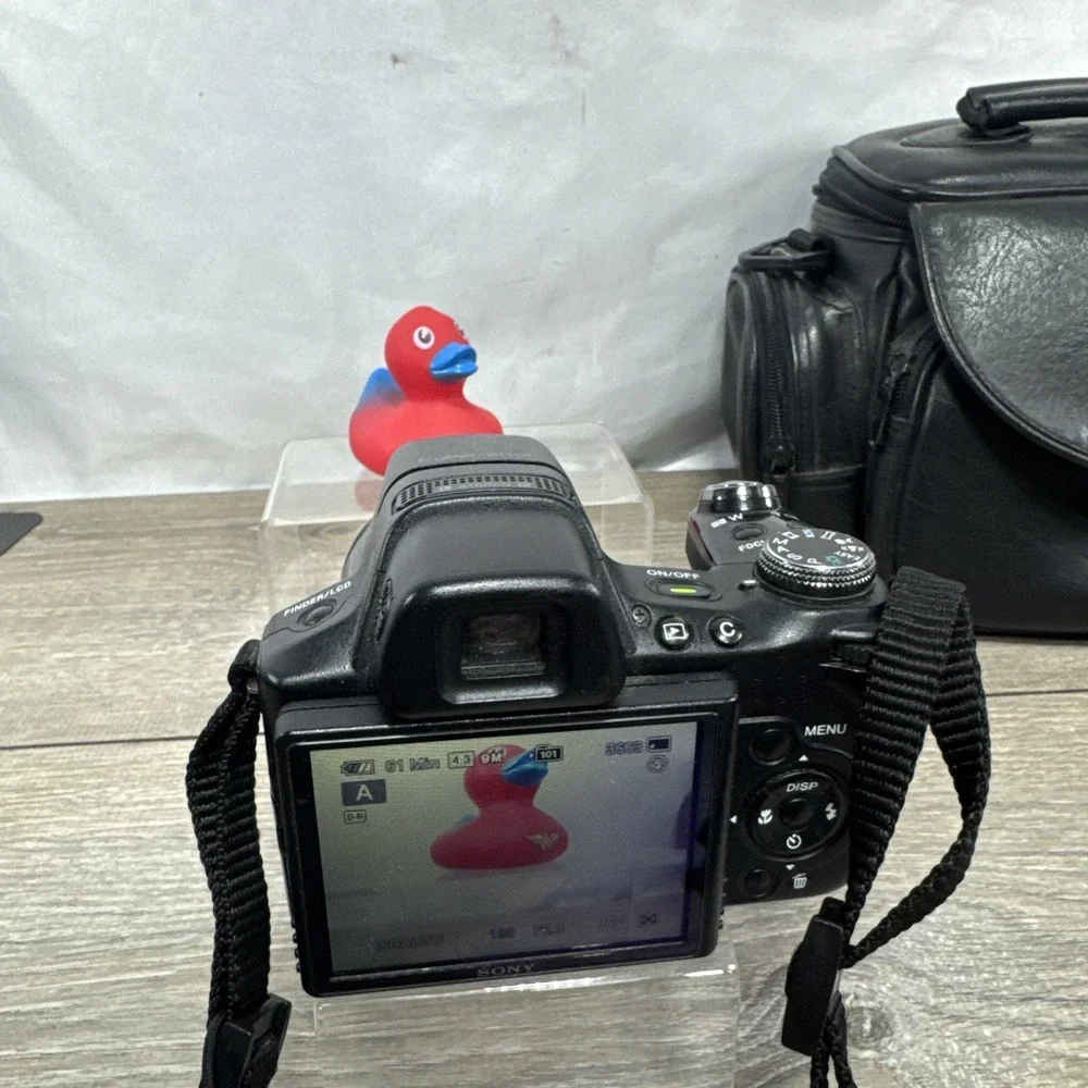 Sony Cyber-shot DSC-HX1 9.1MP Digital Camera - Black With Accessories Tested